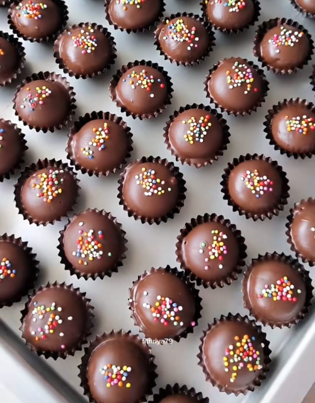 Choco Ball Cookie untuk stok kue Lebaran nanti.