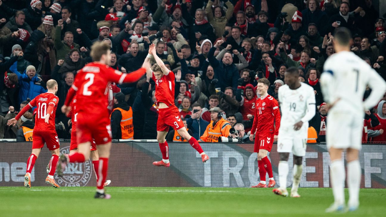 Rasmus Hojlund lakukan selebrasi Siuuu setelah mencetak gol ke gawang Portugal dalam kemenangan 1-0 Denmark