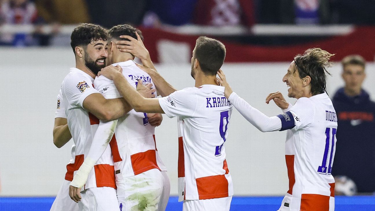 Selebrasi pemain Kroasia dalam kemenangan 2-0 atas Prancis pada leg pertama perempat final Nations League