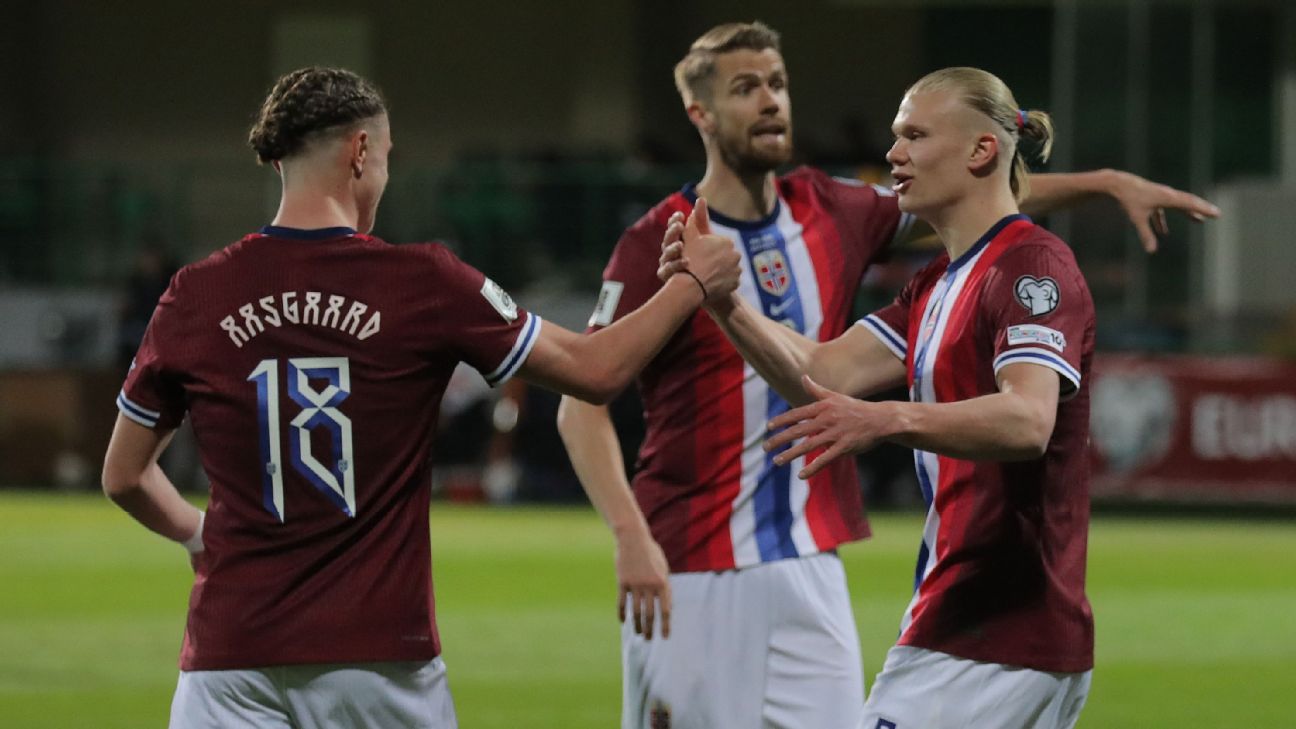 Selebrasi pemain Norwegia usai Erling Haaland mencetak gol ke gawang Moldova