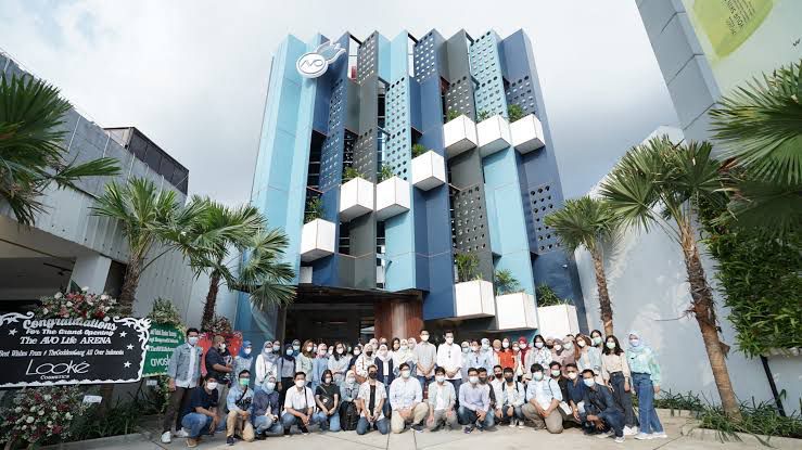 Para karyawan Avo Innovation Technology
