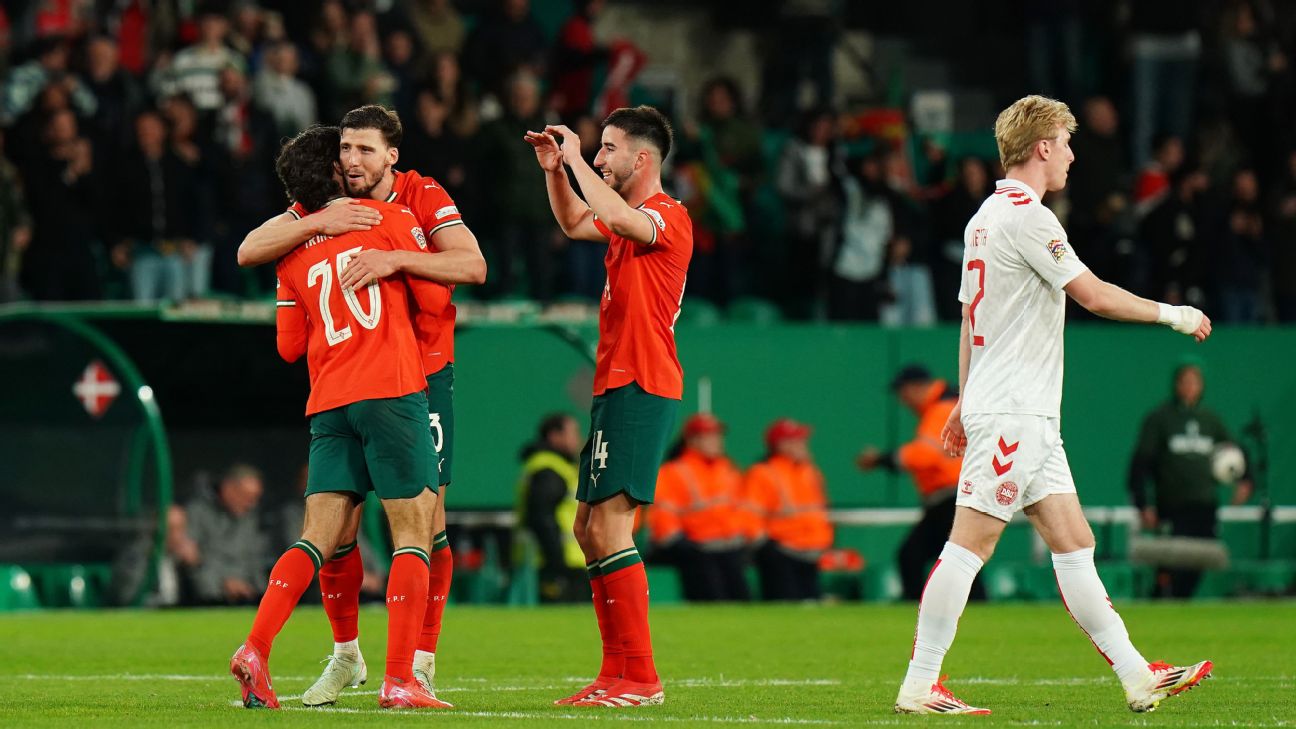 Selebrasi pemai Portugal setelah kemenangan atas Denmark dan kunci tempat di semifinal Nations League