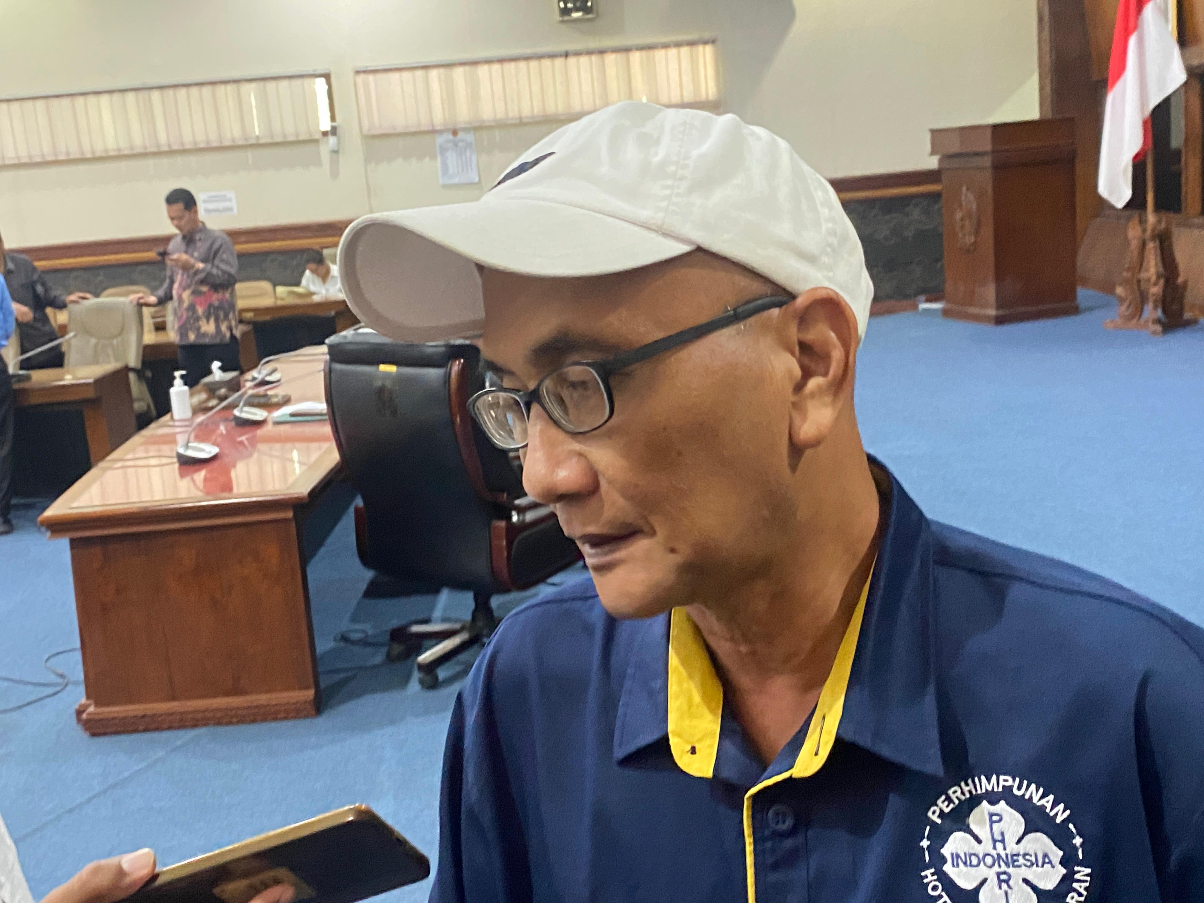 Ketua PHRI DIY Deddy Pranowo Eryono saat ditemui di Gedung DPRD DIY, Selasa (25/3/2025).