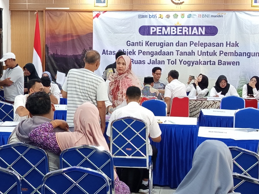 DAPAT UGR: Warga mendapat UGR karena tanahnya terdampak proyek jalan tol Jogja-Bawen.