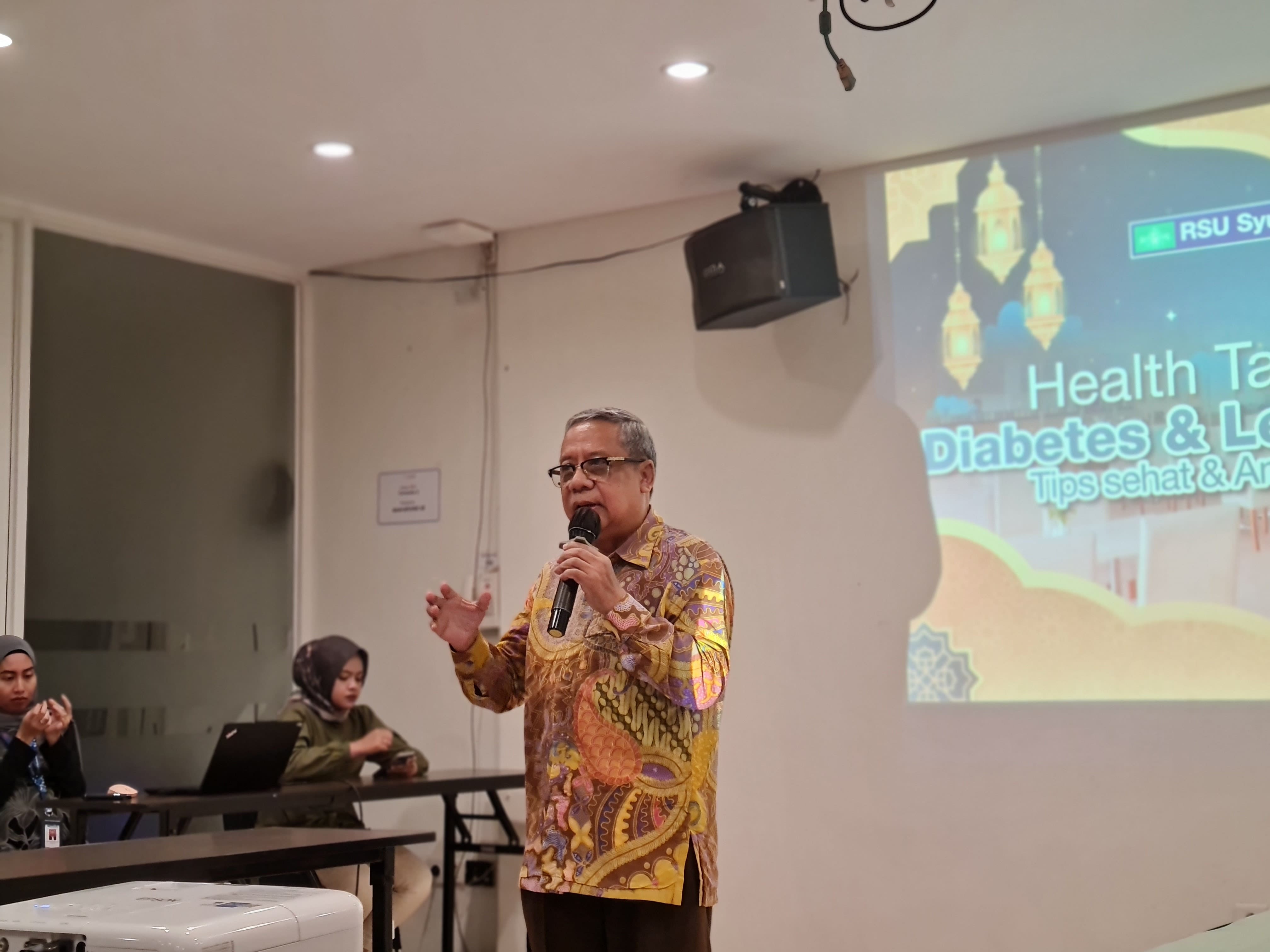 Dokter Spesialis Penyakit Dalam RSU Syubbanul Wathon Adrianus Tyasmono
