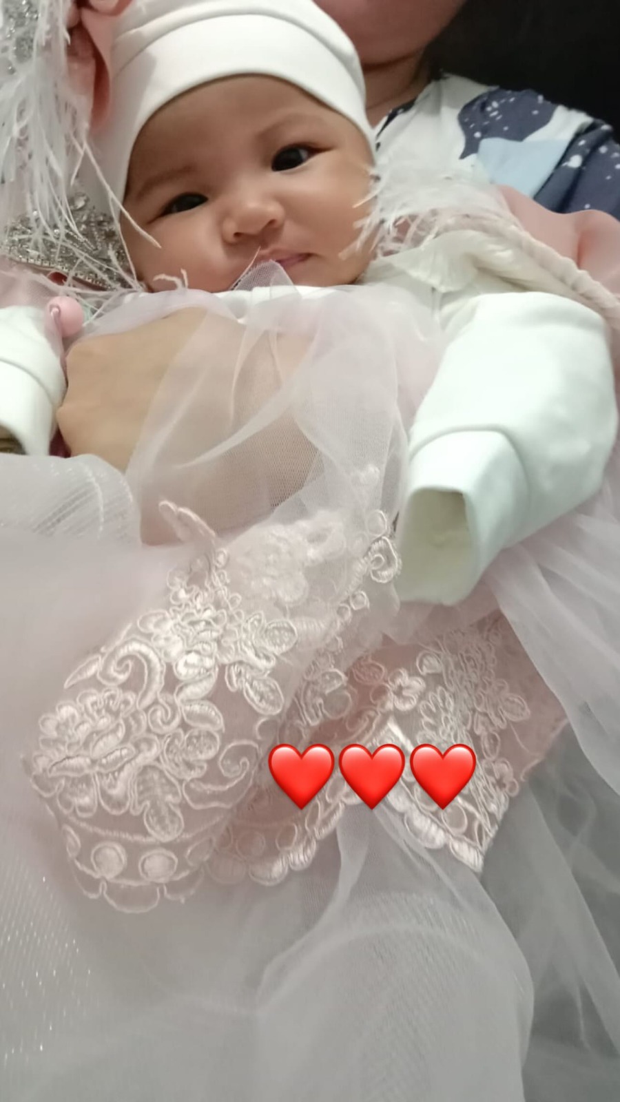 Unggahan insta story Lisa Mariana yang mengaku dihamili Ridwan Kamil hinhha melahirkan anak.