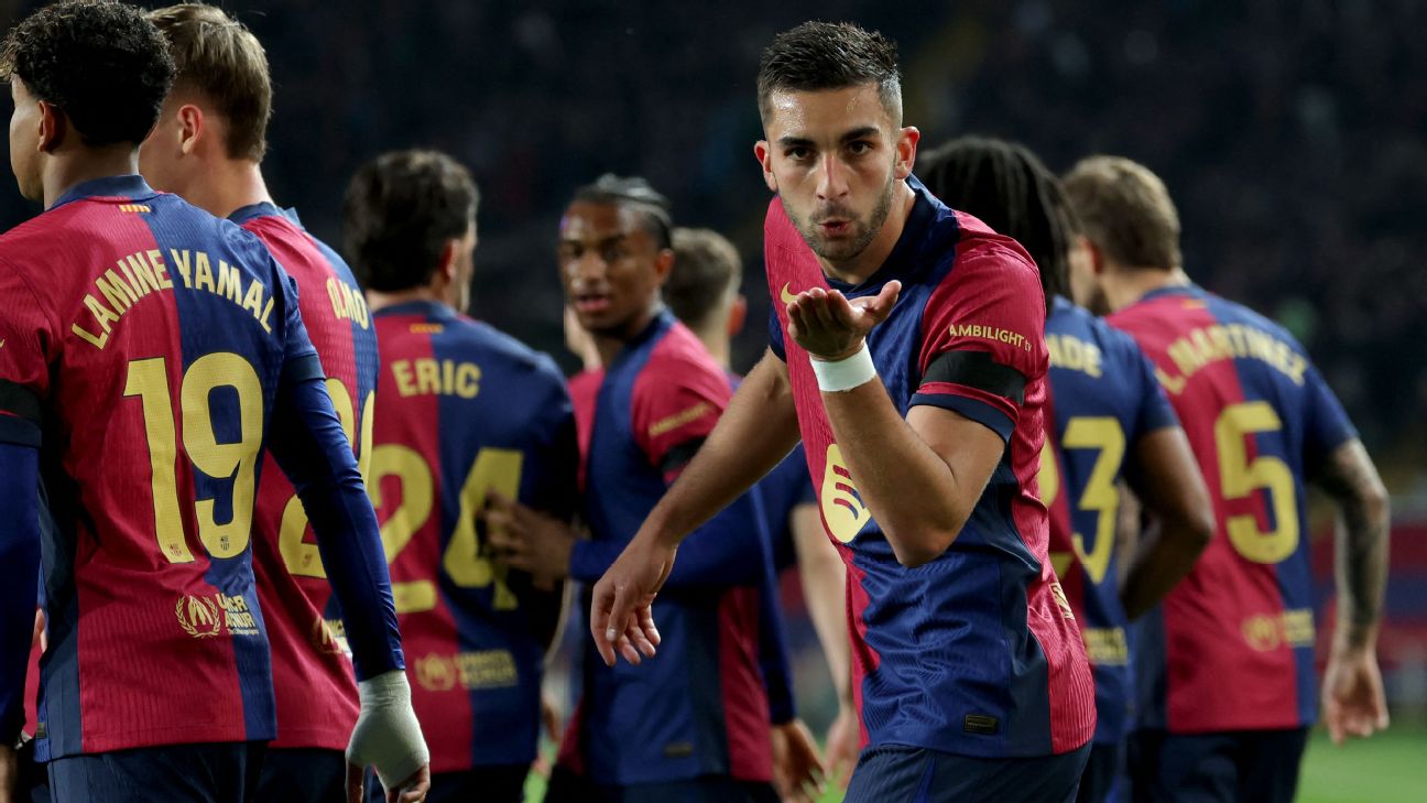 Selebrasi pemain Barcelona usai Ferran Torres cetak gol ke gawang Osasuna