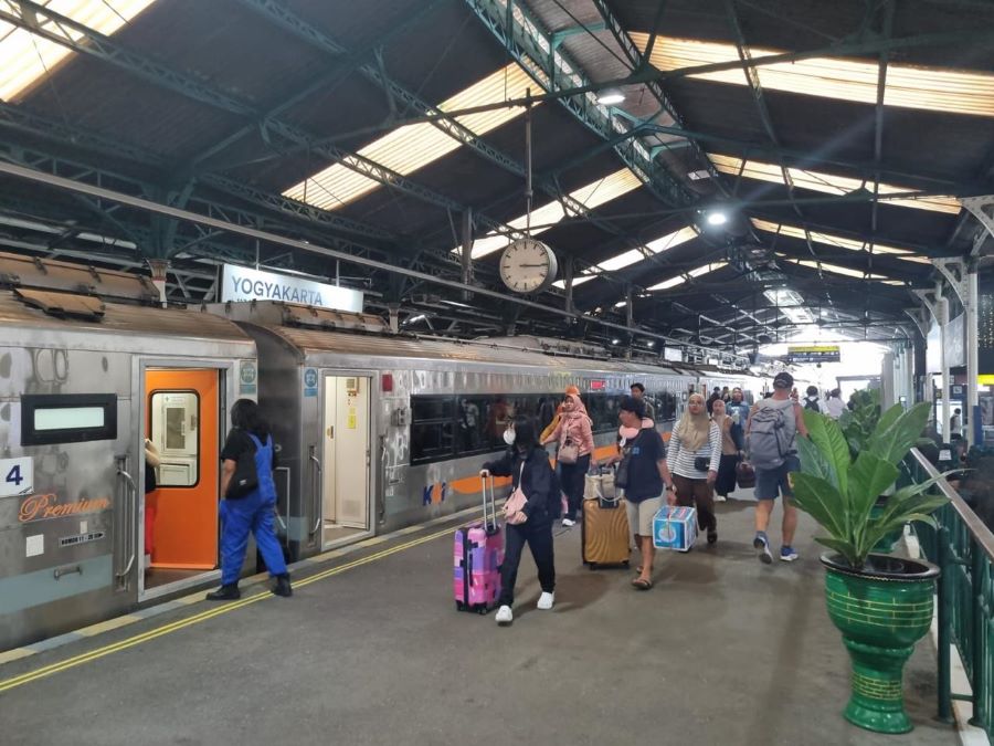 Suasana Pengunjung KAI Daop 6 Yogyakarta