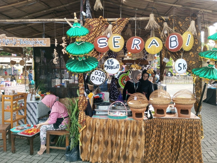 Tenant di salah satu Festival Klangenan.