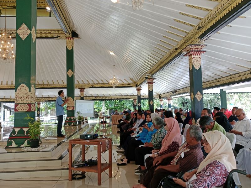 FOKUS: Masyarakat Sleman saat mengikuti kegiatan sosialisasi peraturan perundang-undangan, termasuk soal bantuan hukum bagi masyarakat miskin.