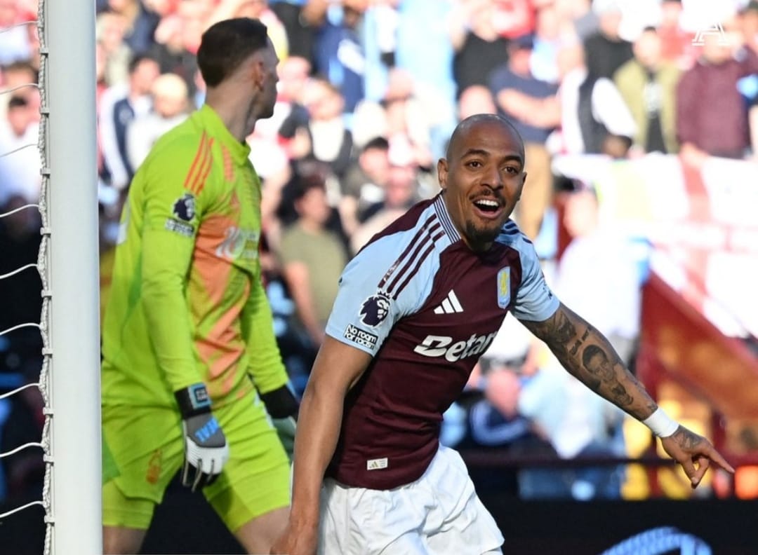 Selebrasi Donyell Malen setelah mencetak gol bagi Aston Villa dalam kemenangan 2-1 atas Nottingham Forest