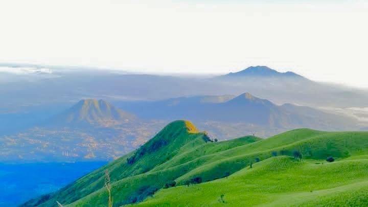 Pemandangan jalur pendakian Gunung Merbabu via Suwanting.