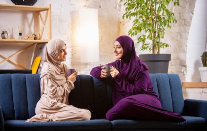 Ilustrasi umat muslim bersilaturahmi.