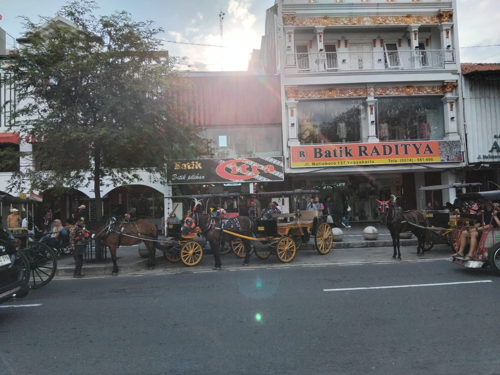 Ilustrasi andong di Jalan Malioboro.