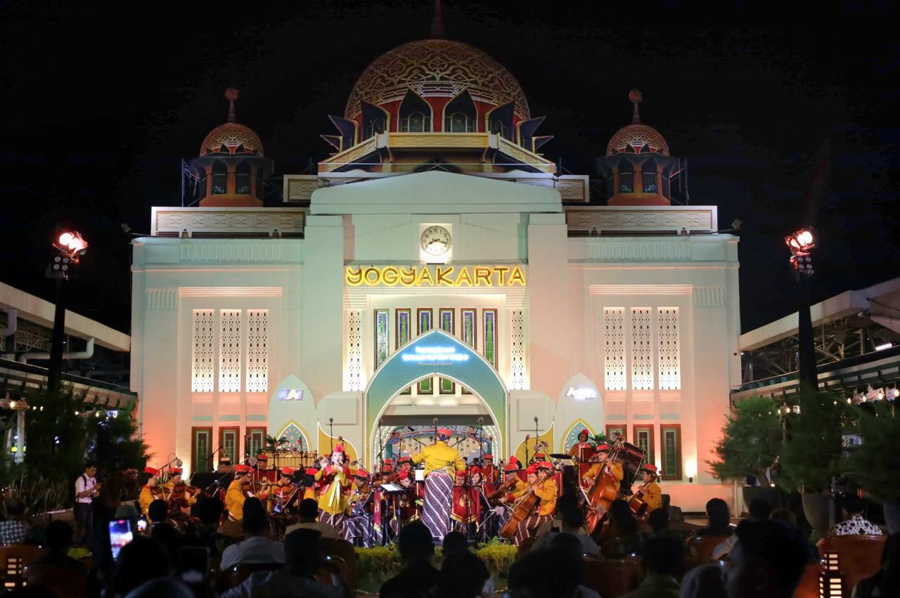 Orchestra di Stasiun Tugu Yogyakarta