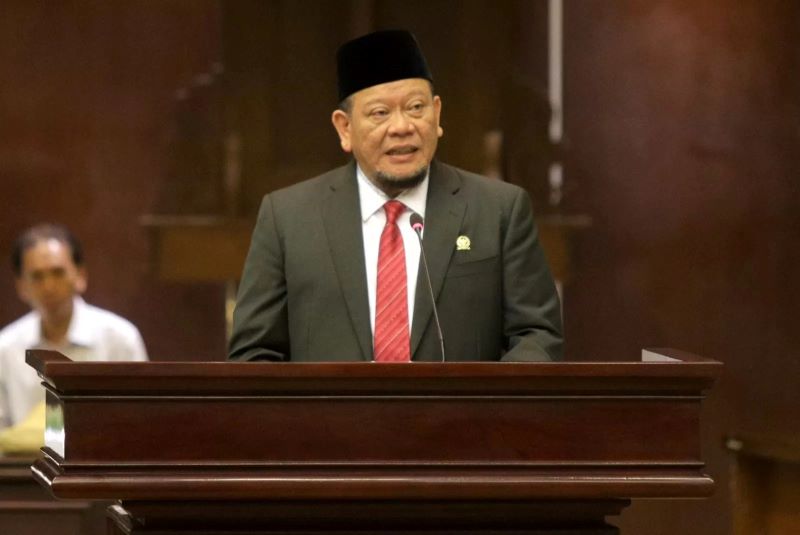 La Nyala Mahmud Mataliyi berpidato usai pengambil Sumpah Pimpinan DPD RI oleh Ketua Mahkamah Agung.