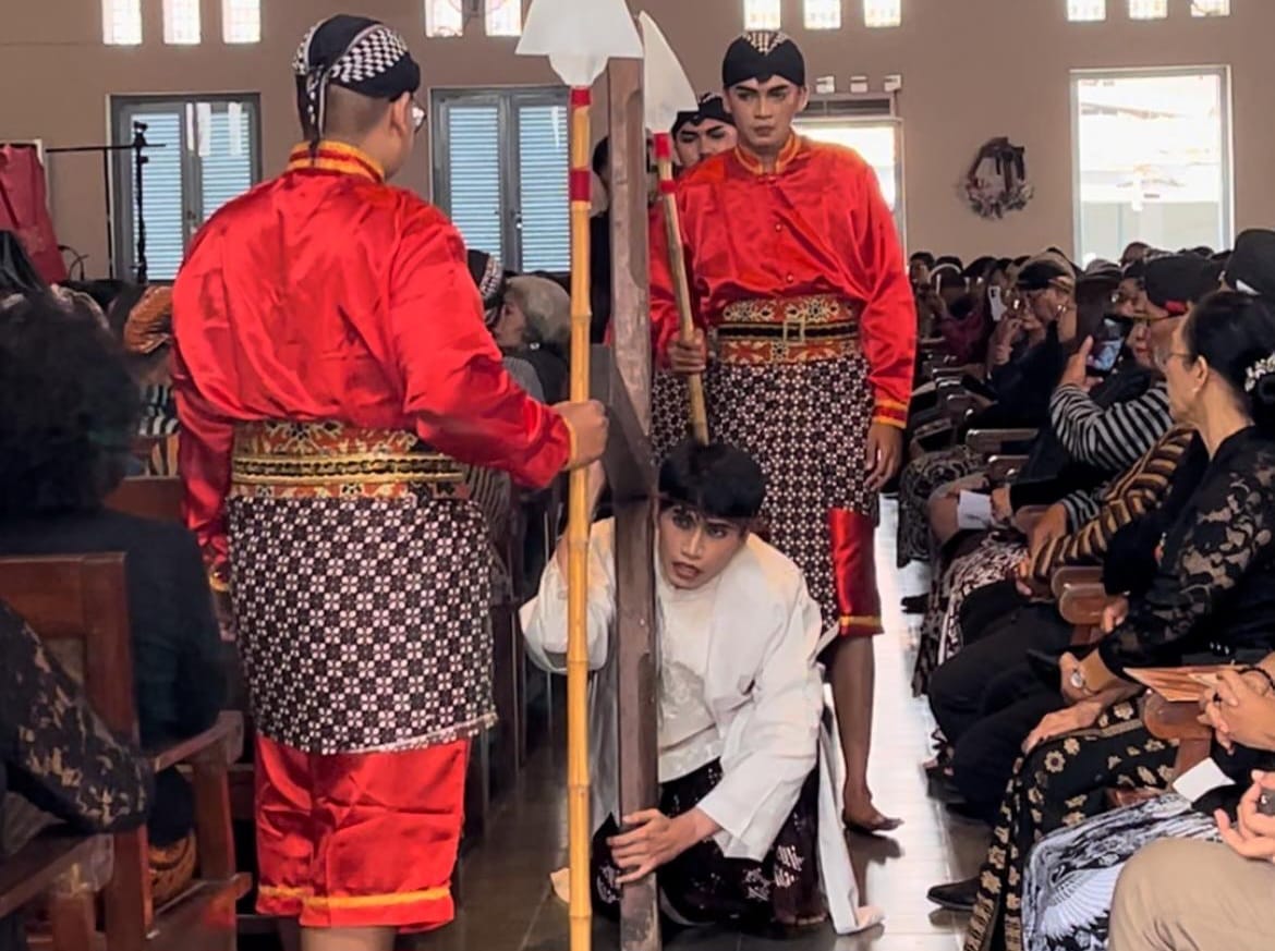 Jumat Agung di GKR Gondokusuman Jogja Tampilkan Fragmen Jalan Salib Berpadu dengan Budaya Jawa, Sampai Bikin Menangis Jamaah