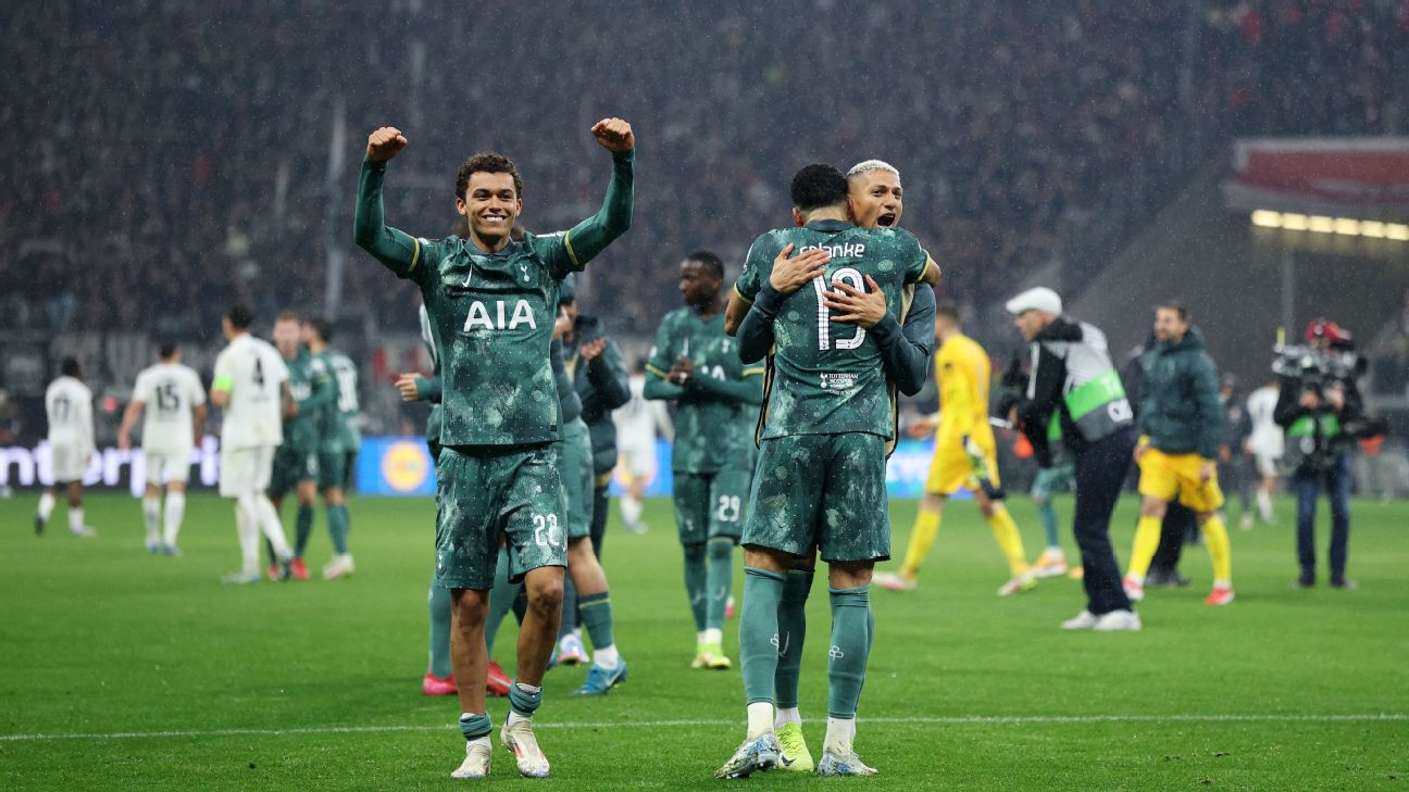 Selebrasi pemain Tottenham rayakan kemenangan atas Eintracht Frankfurt di perempat final Europa League