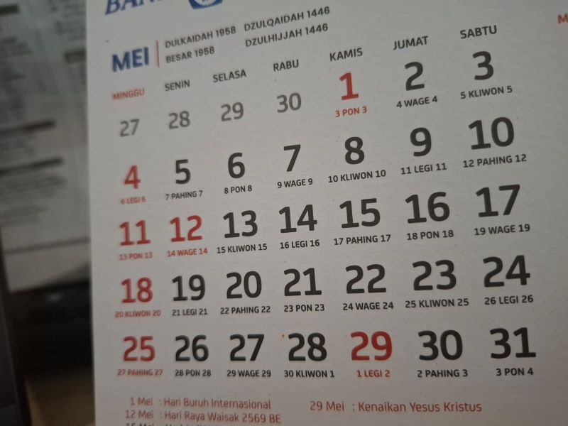 Kalender bulan Mei 2025.