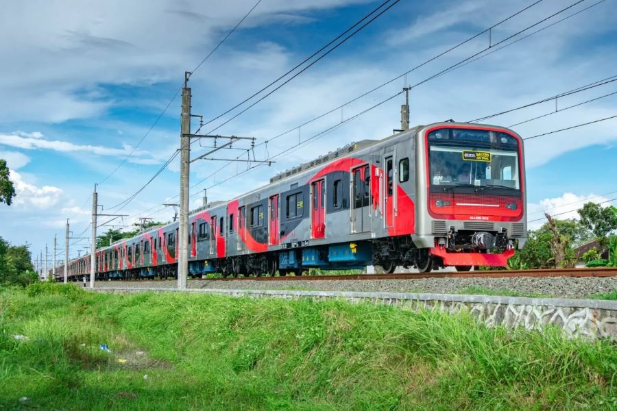 &nbsp;Tampilan rangkaian KRL produksi PT INKA.