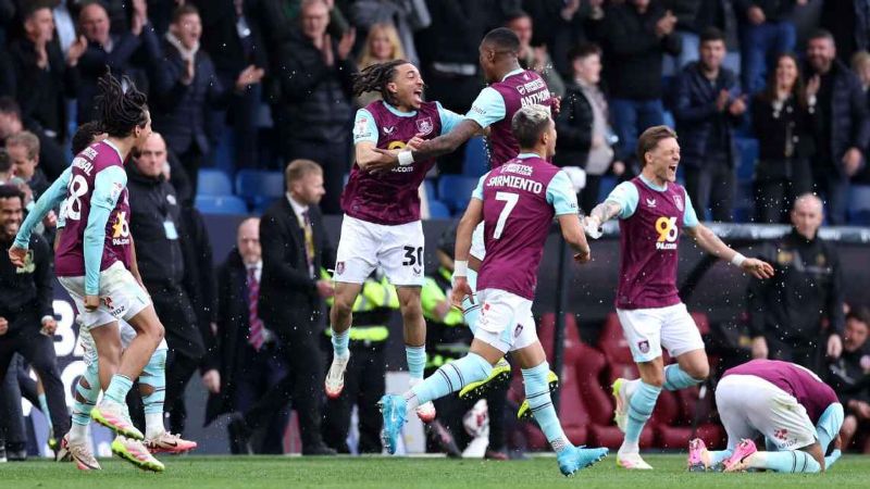 Selebrasi pemain Burnley setelah kalahkan Sheffield United dan kunci satu tiket promosi ke Premier League/ Liga Inggris