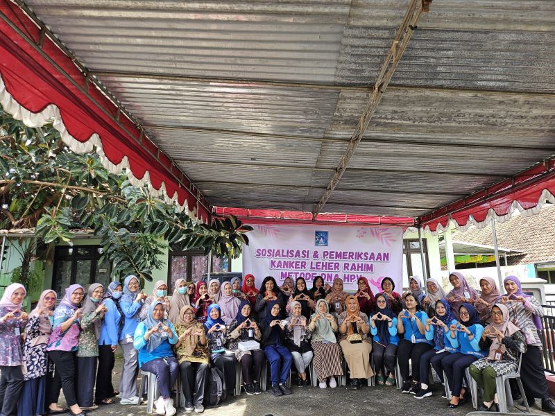 PEDULI: Dinas Kesehatan (Dinkes) Sleman saat melakukan pemeriksaan HPV DNA gratis di Puskesmas Rawat Inap Sleman Nyaen Rabu (23/4).