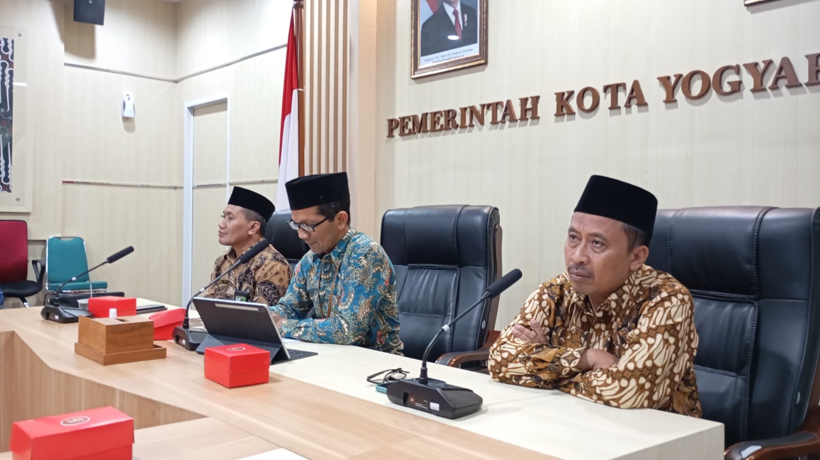 Perwakilan dari Pemprov DIY , Kemenag DIY dan Kemenag Kota Jogja saat menggelar jumpa pers Seleksi Tilawatil Qur