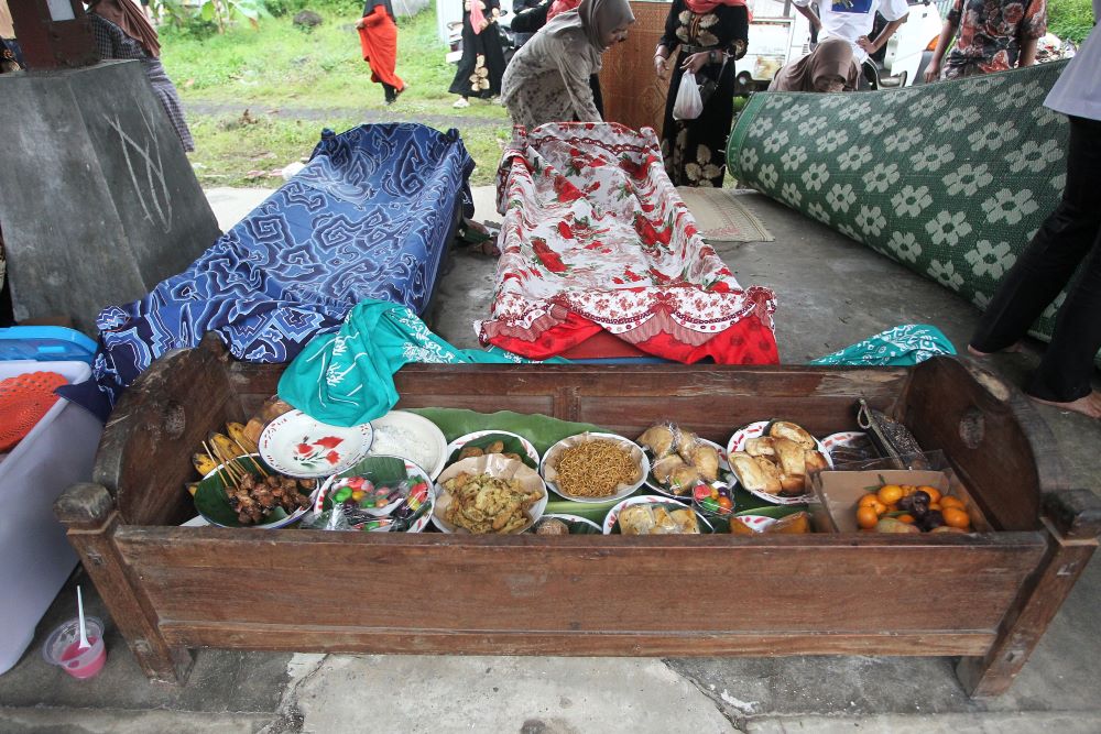 jodang menjadi alat bantu yang sering digunakan masyarakat zaman dulu. Alat sederhana yang biasanya berukuran 2x2 meter dengan berbahan kayu, digunakan untuk mengangkut berbagai macam barang.