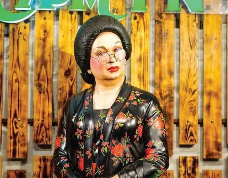 Patung Raminten.