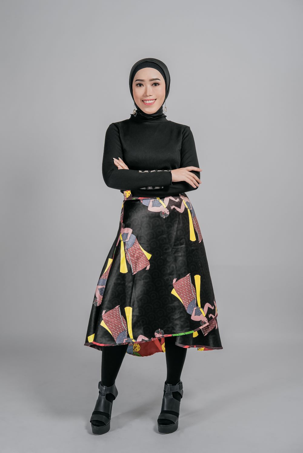 TELATEN: Putri Rakhmadhani Nur Rimbawati yang terus berupaya menekuni riset berbagai hal. Kegiatan tersebut mampu mengantarkannya menjadi penggagas film dokumenter.