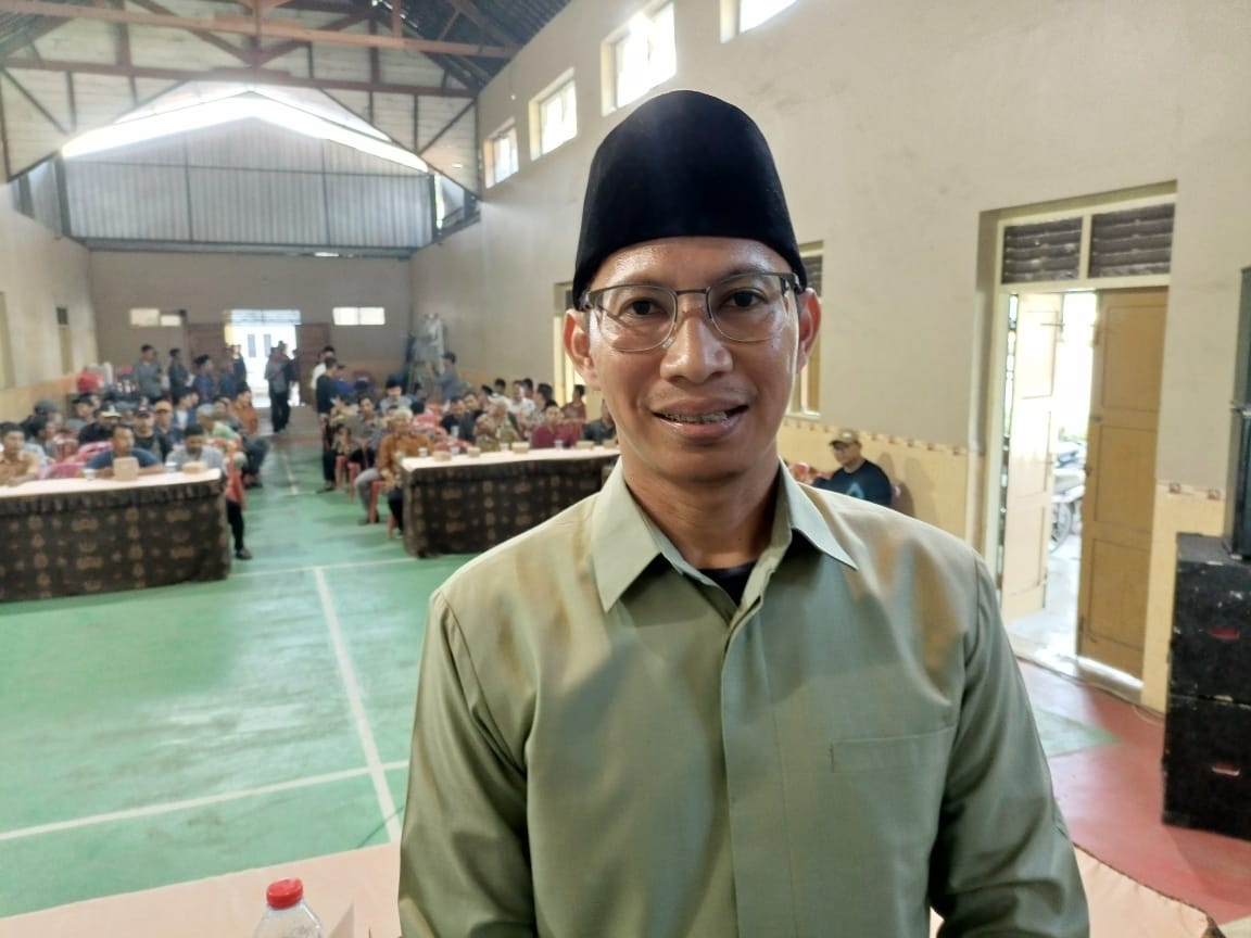 Anggota Komisi A DPRD Provinsi Jawa Tengah Zaki Mubarok menggelar Sosialisasi Kebijakan melalui Media Tradisional di GOR Desa Bocor.