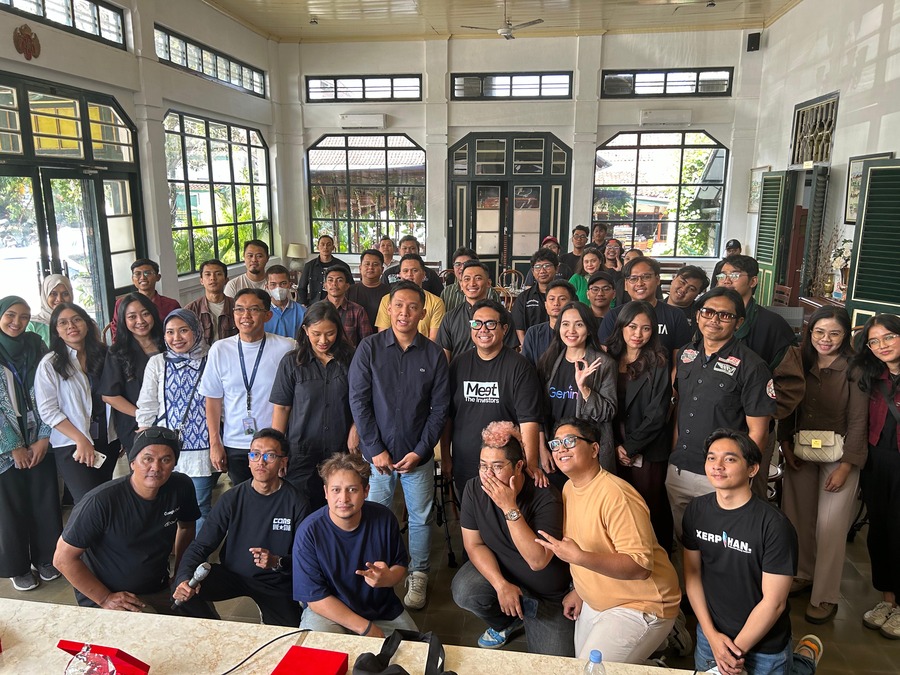 KOMPAK: Anggota APKJ saat berkumpul bersama dalam agenda Sharing Senja.
