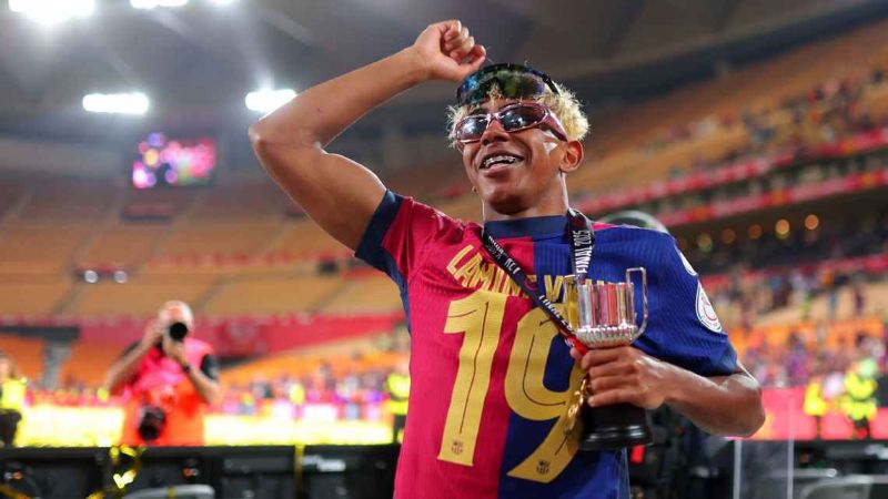 Superstar 17 tahun Barcelona, Lamine Yamal rayakan gelar Copa Del Rey setelah kalahkan Real Madrid di final