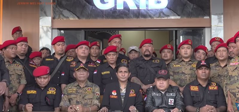 Sekretaris Jenderal GRIB Jaya, Zulfikar, dalam konferensi pers menyatakan dukungannya terhadap Dedi Mulyani dalam membrantas premanisme.