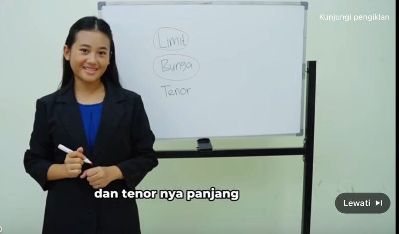 Tangkapan layar ketika Aura Cinta sedang promosi pinjol.