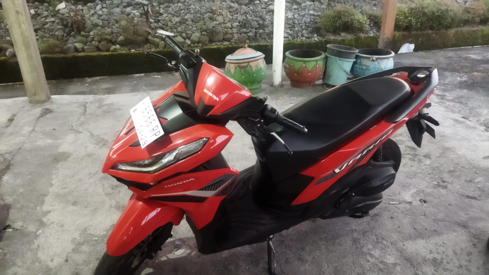 Tiga pelaku pencurian dengan pemberatan ditangkap polisi usai melancarkan aksinya di sejumlah TKP.