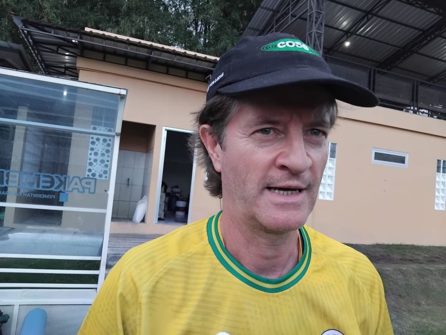 Pelatih PSS Sleman Pieter Huistra