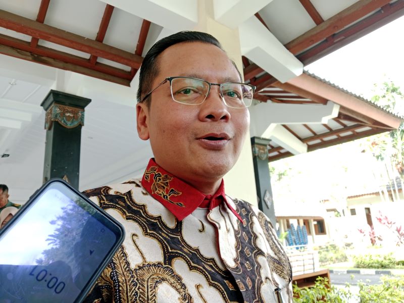 Ketua DPRD Sleman Y Gustan Ganda
