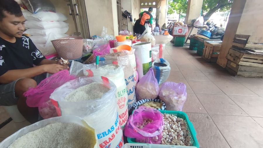 Bahan Pokok: Pedagang Keluhkan Harga Bahan Pokok Relatif Turun