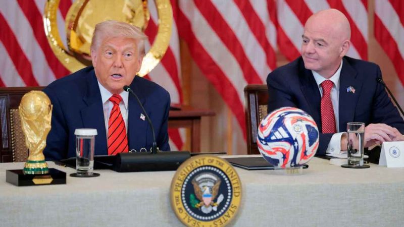 Presiden Amerika Serikat, Donald Trump dan Presiden FIFA, Gianni Infantino