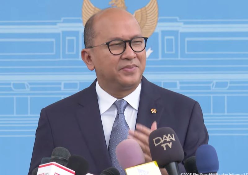 Menteri Investasi dan Hilirisasi Rosan Roeslani memberikan keterangannya di Istana Kepresidenan, Jakarta, pada Rabu (7/5/2025).&nbsp;