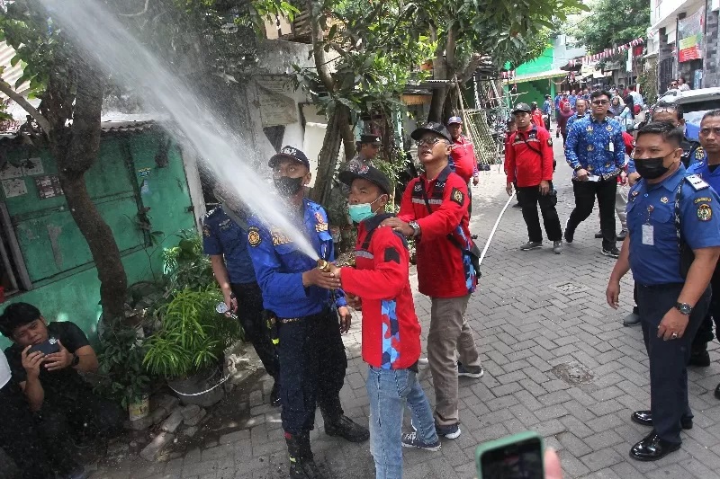 ANTISIPASI: Dalam membangun ekosistem keselamatan kebakaran memang perlu kerja sama dari berbagai pihak. Termasuk pemerintah, para pelaku usaha hingga masyarakat secara langsung.