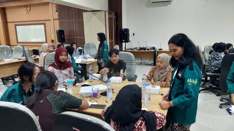 DISKUSI: Anak-anak mengikuti sesi perumusan masalah dalam kongres.&nbsp;