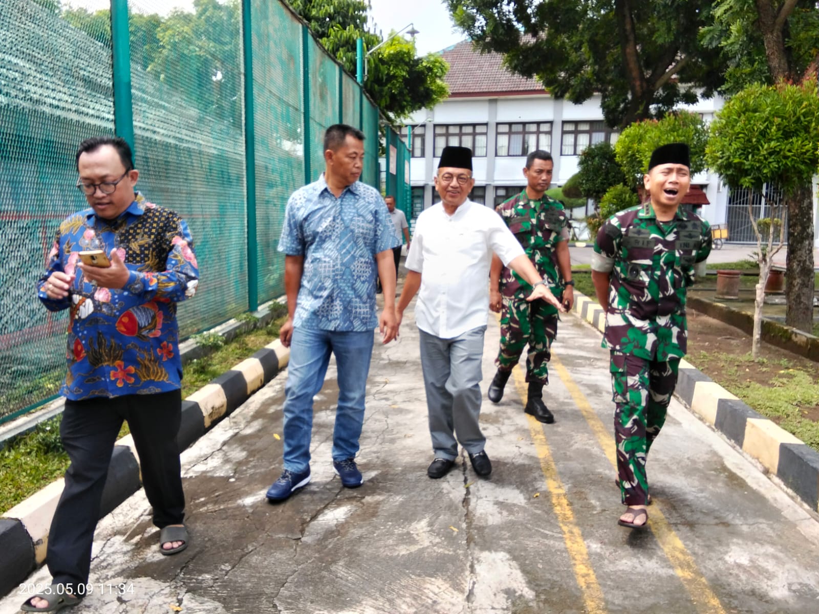 Lantai Masjid di Lapas Wirogunan Krowak, Dorong Atensi HZ  hingga Mualaf Quran Center Membantu