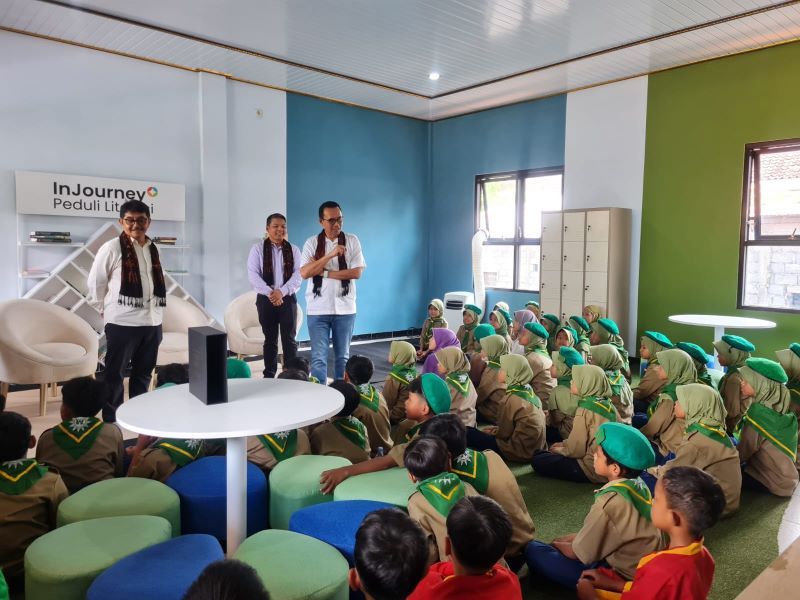 TERTATA: Perpustakaan di SD Muhammadiyah Borobudur kini semakin tertata dan nyaman.&nbsp;