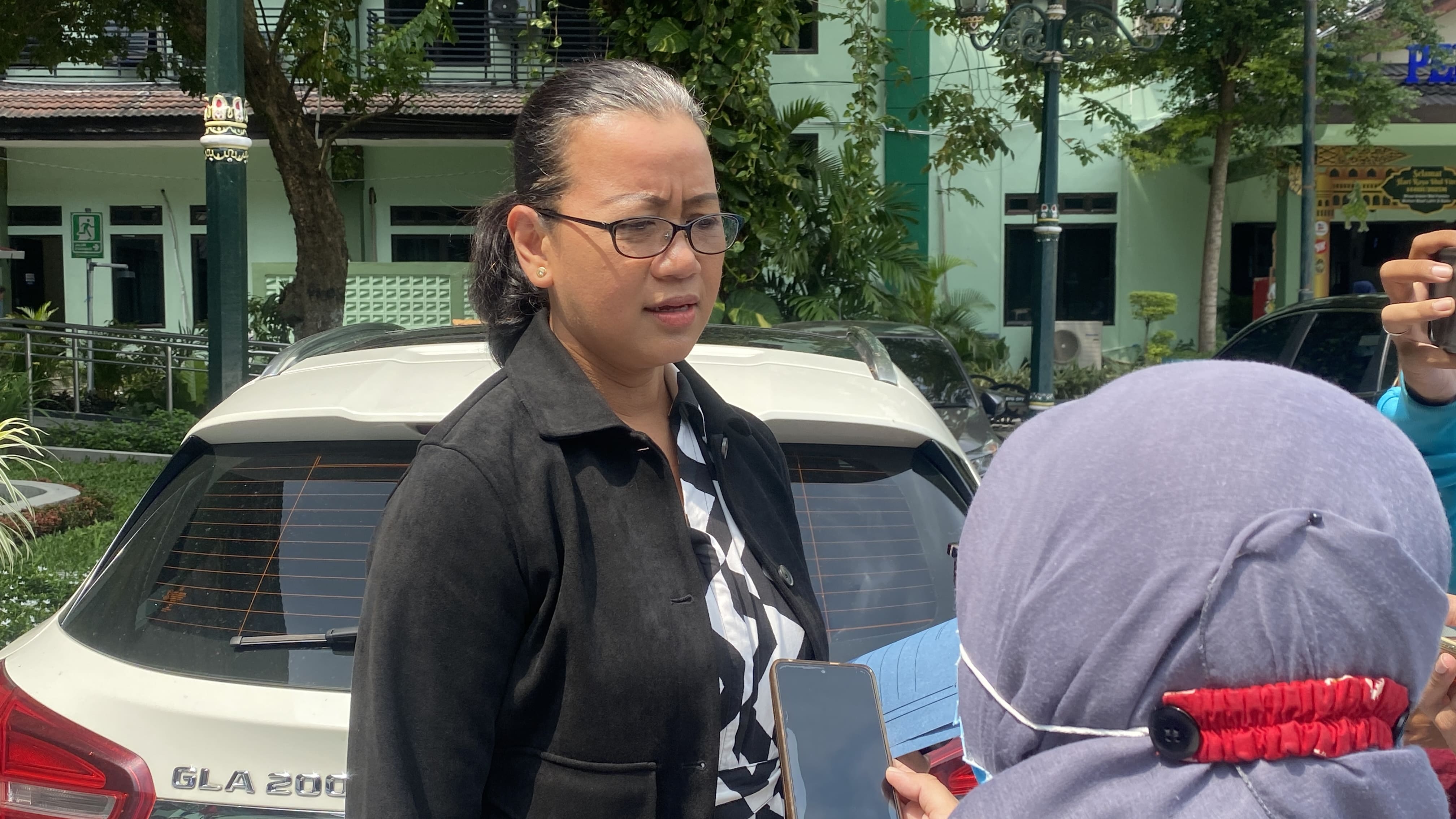 Penghageng Kawedanan Hageng Punakawan Datu Dana Suyasa Keraton Jogja GKR Mangkubumi saat ditemui di Kompleks Balai Kota Jogja, kemarin (14/5).  &nbsp;