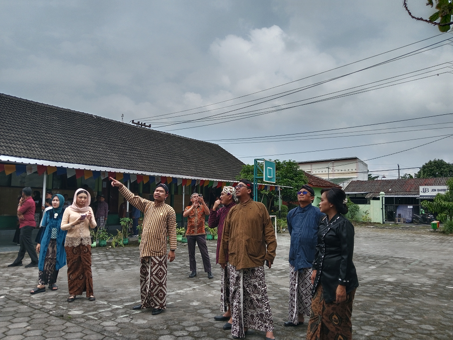 Sidak Komisi D DPRD Kabupaten Sleman di SD N Sarikaya.