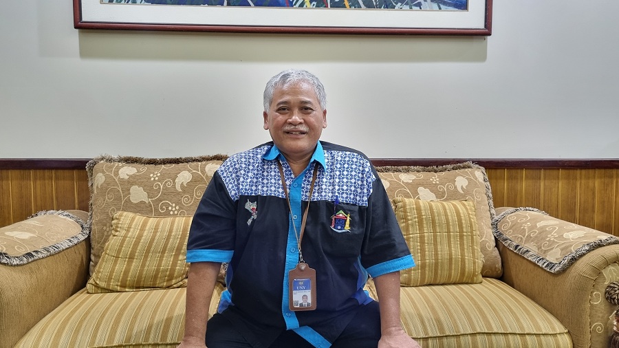 HEADSHOT: Rektor UNY Prof Sumaryanto dan foto landskap UNY.