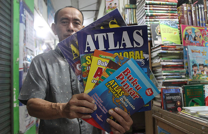 TAK SEKADAR PETA: Oman, penjual buku di Toko Buku Harapan Massa Shopping Jogja.