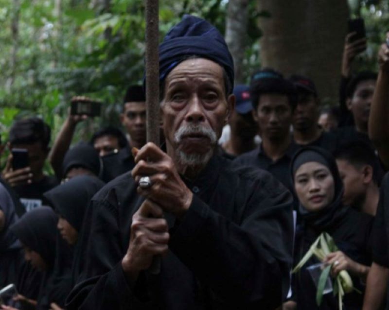 Suku Kajang di Bulukamba, Sulawesi Selatan.